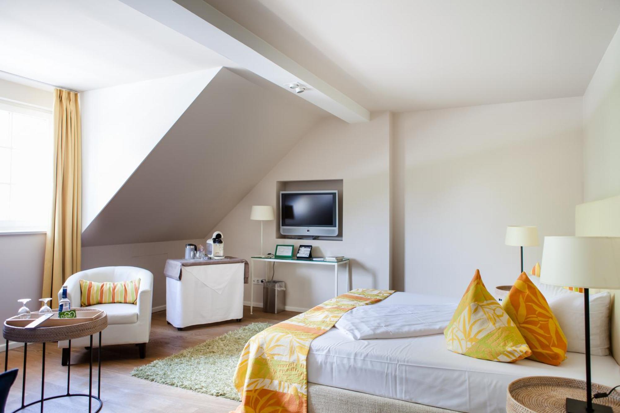 Hotel Zur Linde Dein Self Check In มิเคนดอร์ฟ ภายนอก รูปภาพ