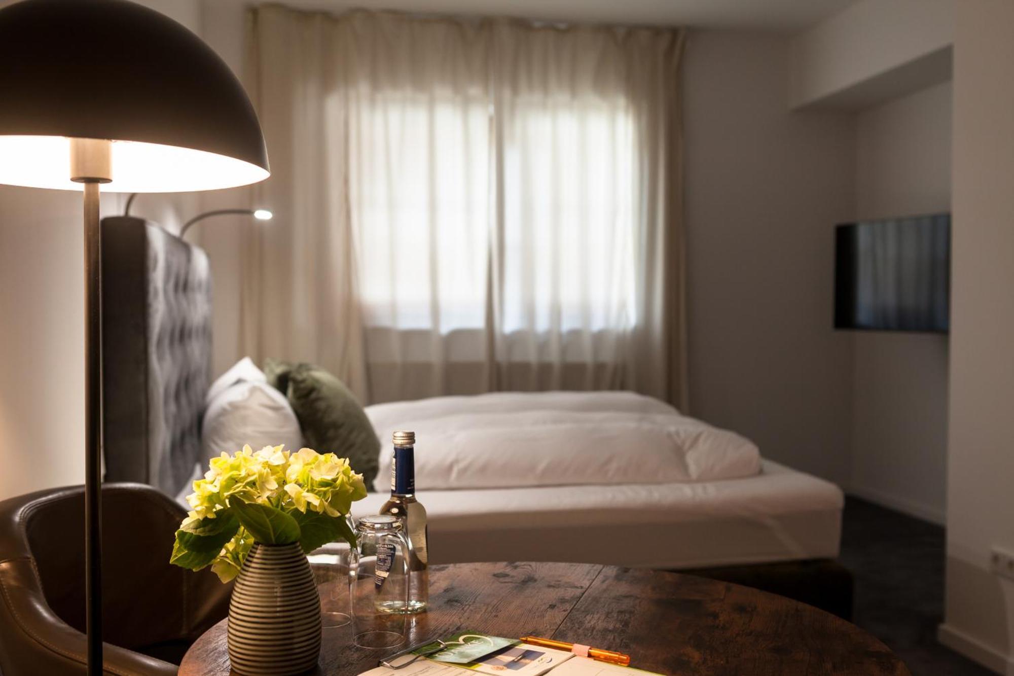 Hotel Zur Linde Dein Self Check In มิเคนดอร์ฟ ภายนอก รูปภาพ