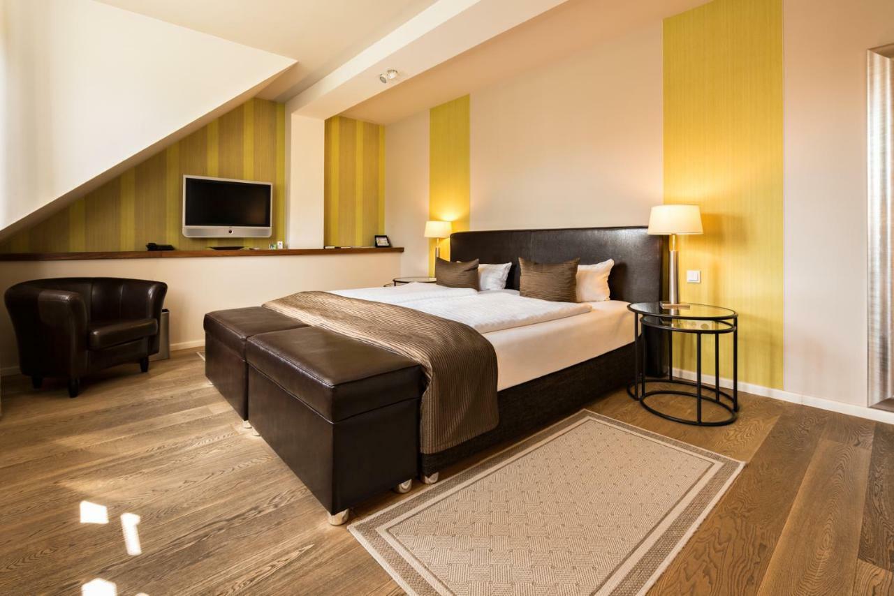 Hotel Zur Linde Dein Self Check In มิเคนดอร์ฟ ภายนอก รูปภาพ